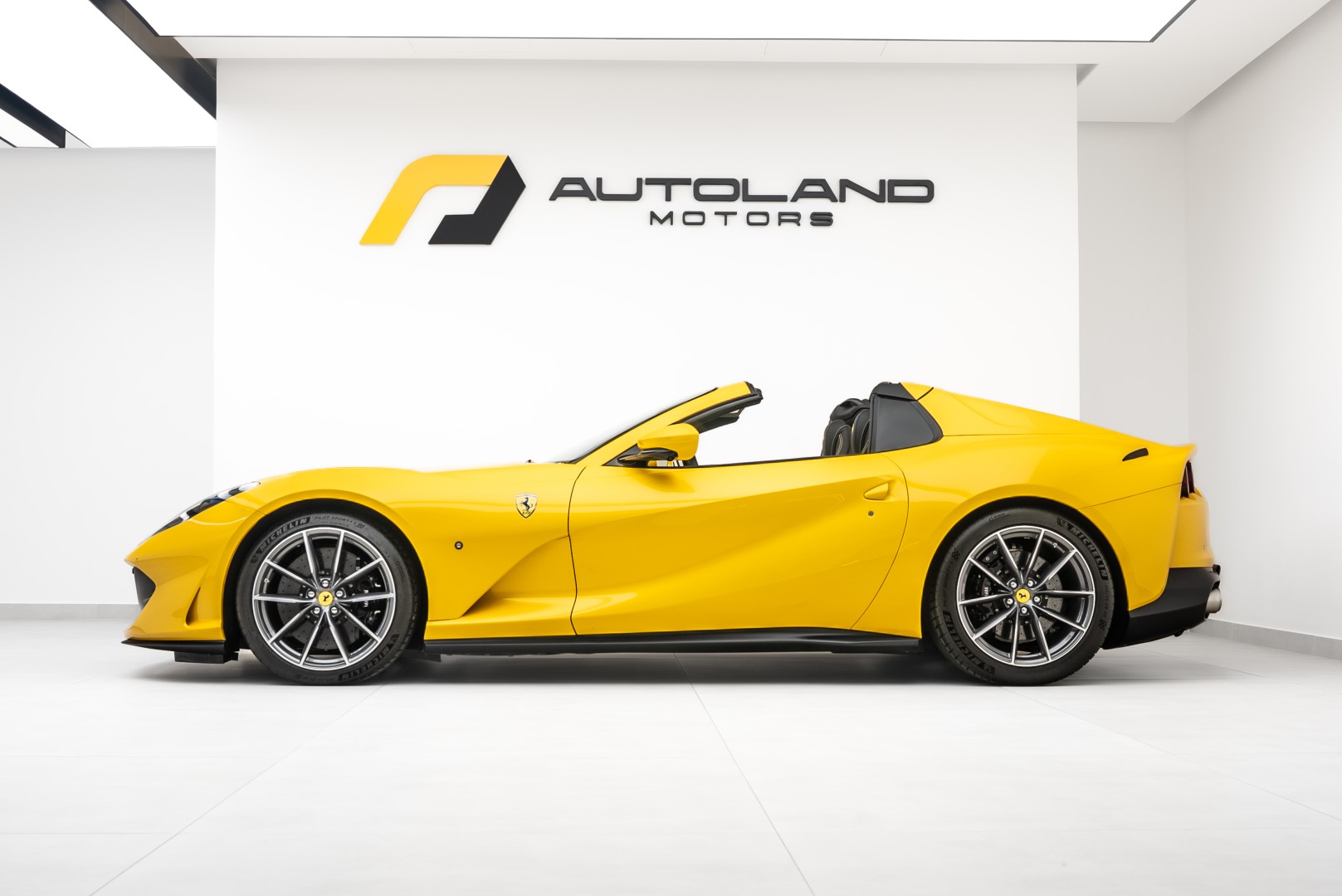 2023 FERRARI 812 GTS GCC